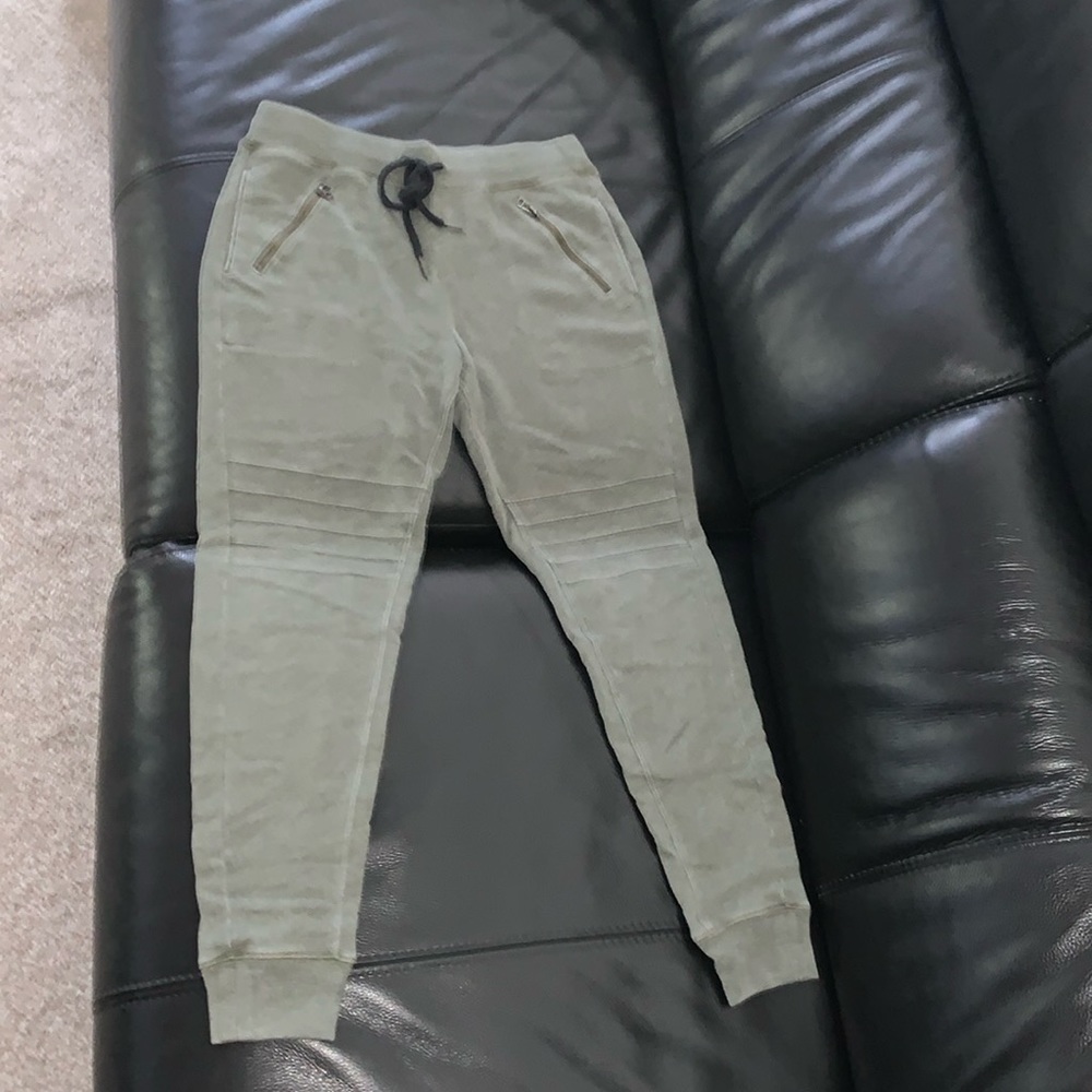 Abercrombie women’s lounge pants in army green XS